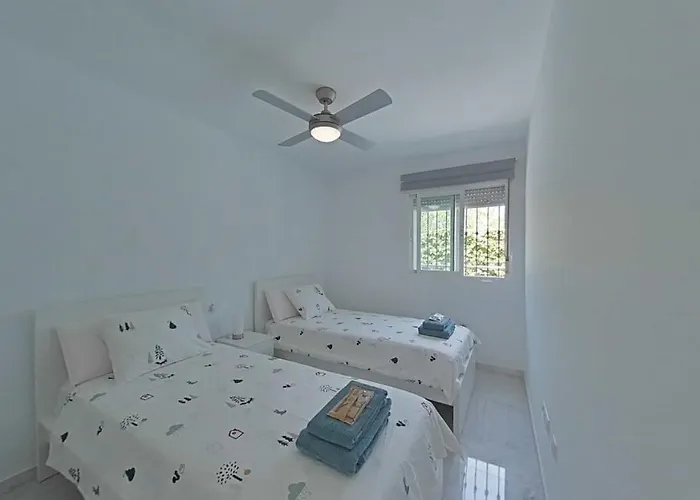 Contemporaneo Y Tranquilo En Montemar Apartamento Torremolinos